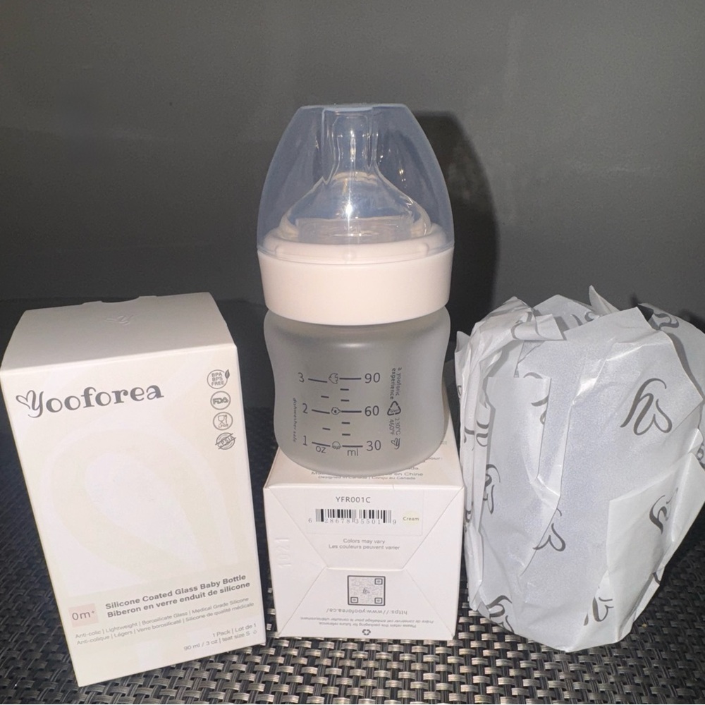 BNIB -Yooforea O+ Newborn Baby Bottles Glass Anti-Colic Silicone (2 per order)
